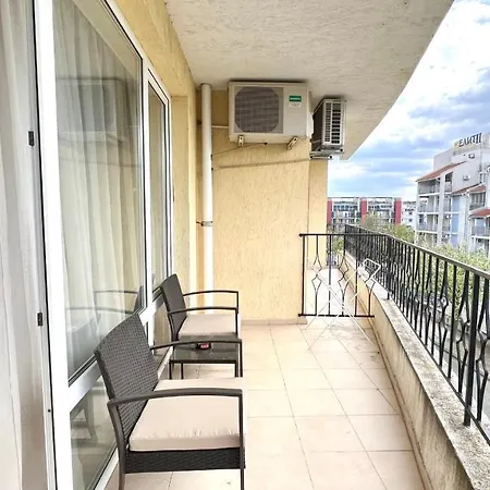 Apartment Bratanov Azuro *
